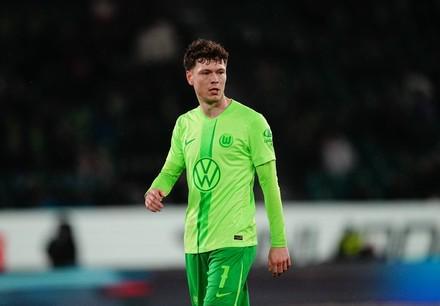 英雄联盟-记者：谈判取得进展，流浪者要租借狼堡边锋斯科夫-奥尔森